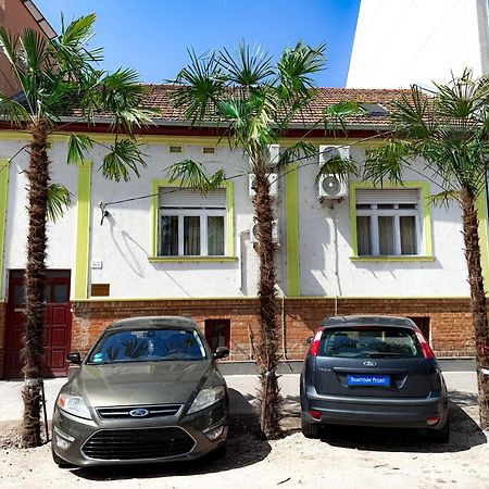 Hotel Kuriozum Vendeghaz Szeged Esterno foto