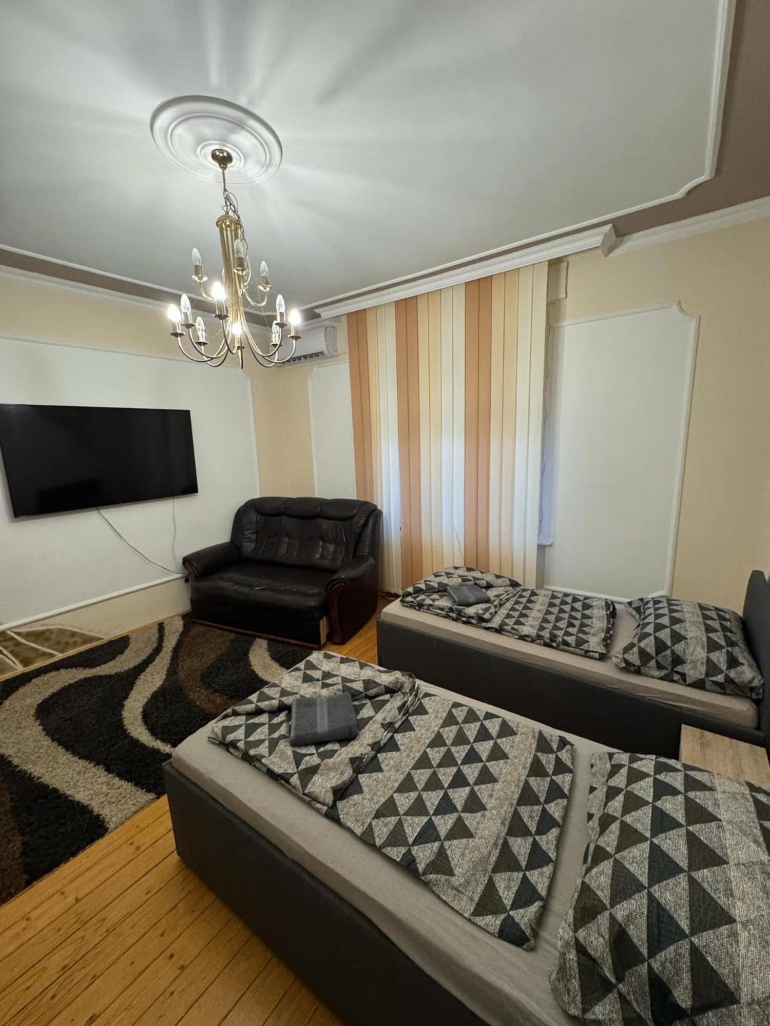 Hotel Kuriozum Vendeghaz Szeged Esterno foto