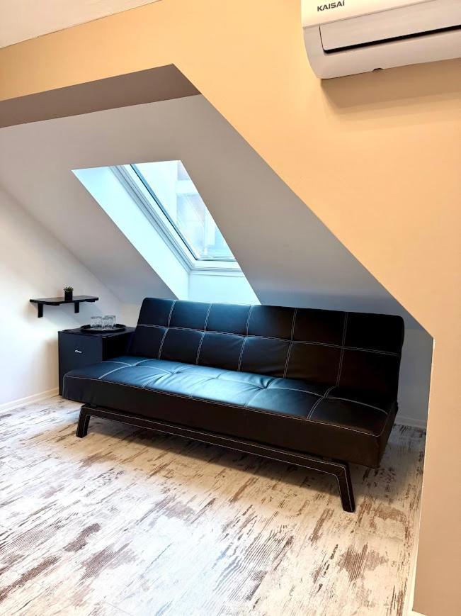 Hotel Kuriozum Vendeghaz Szeged Esterno foto