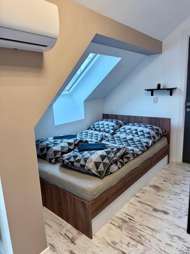 Hotel Kuriozum Vendeghaz Szeged Esterno foto