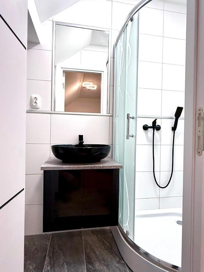 Hotel Kuriozum Vendeghaz Szeged Esterno foto
